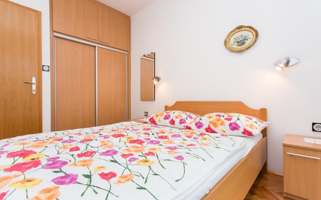 Apartments Lucija Baska  Ngoại thất bức ảnh