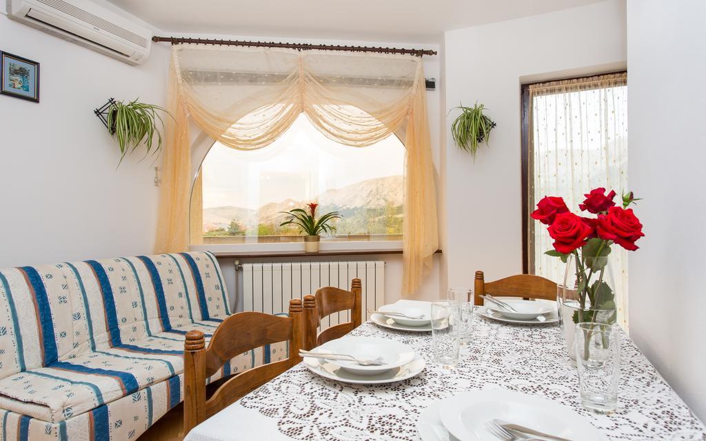 Apartments Lucija Baska  Ngoại thất bức ảnh
