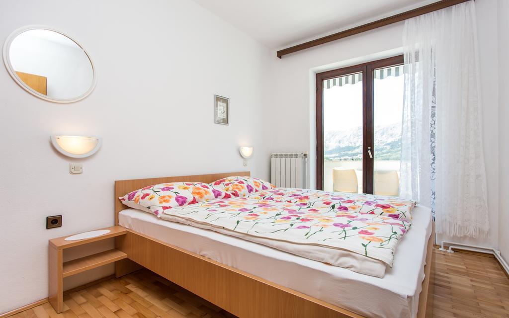 Apartments Lucija Baska  Ngoại thất bức ảnh