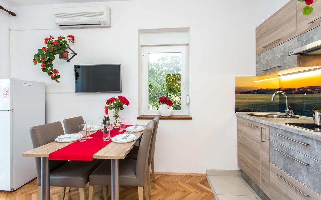 Apartments Lucija Baska  Ngoại thất bức ảnh